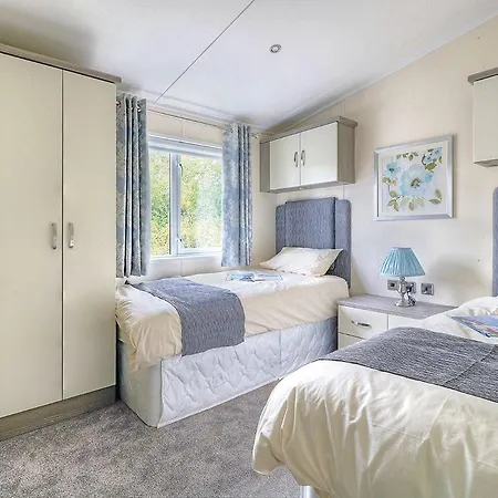 ليكسايد لودجز منتزه العطل