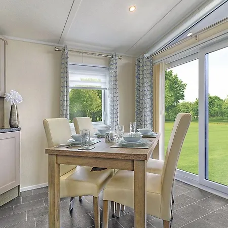 منتزه العطل ليكسايد لودجز *