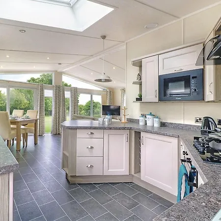 ليكسايد لودجز