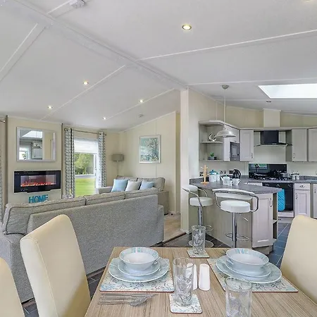 منتزه العطل ليكسايد لودجز *